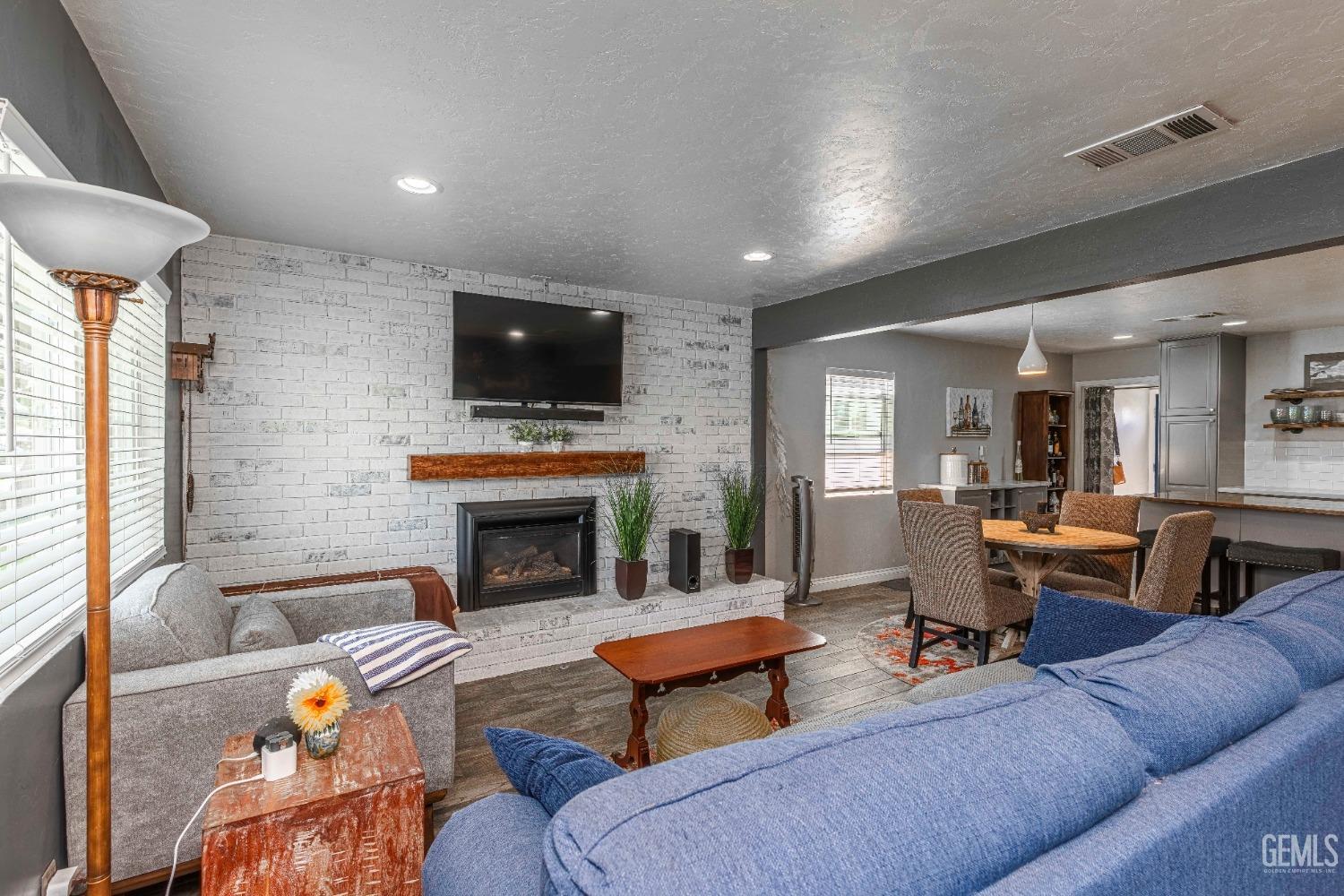 Undisclosed Address Bakersfield, CA 93301 - Photo 3 of 22