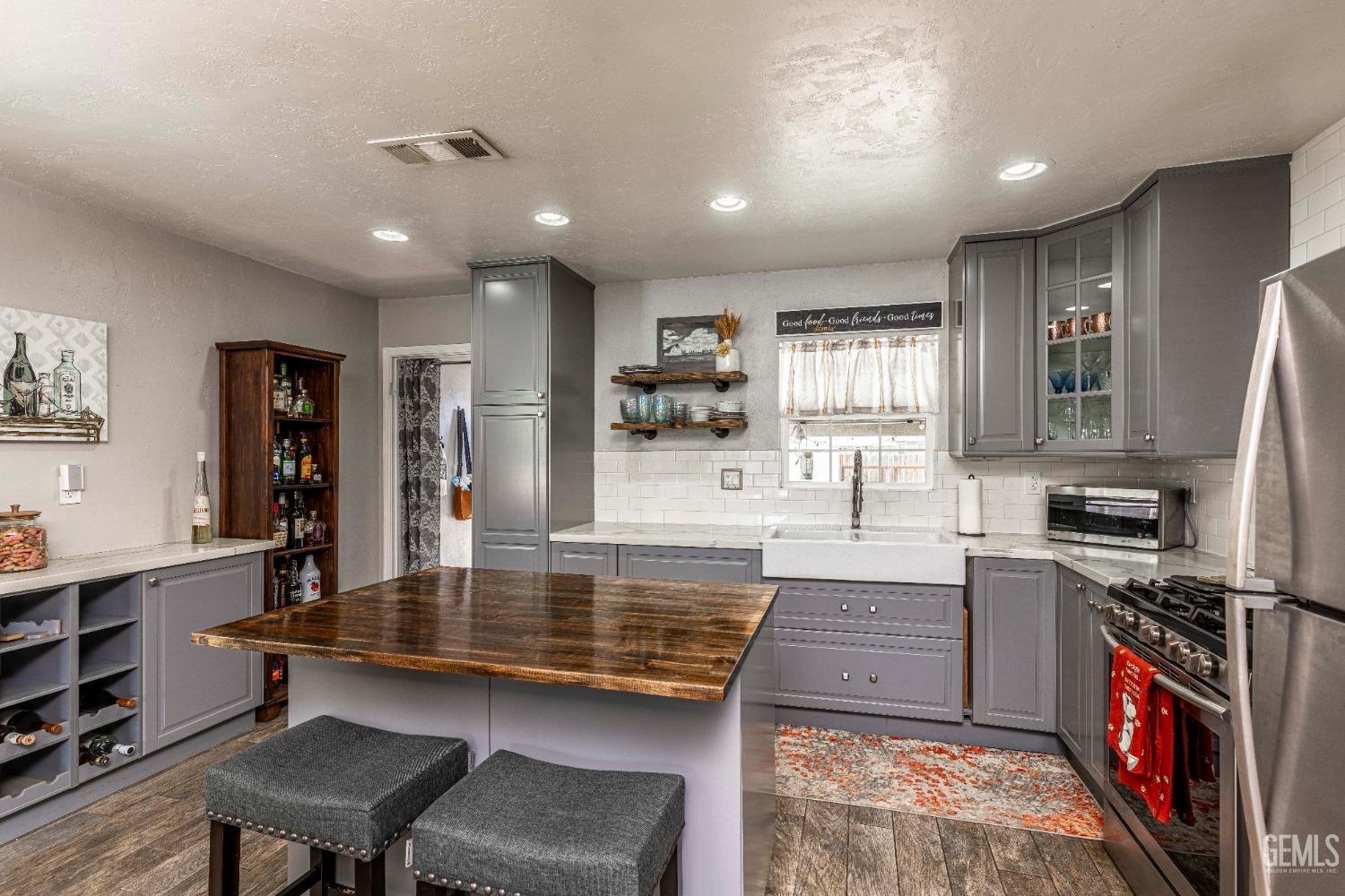 Undisclosed Address Bakersfield, CA 93301 - Photo 8 of 22