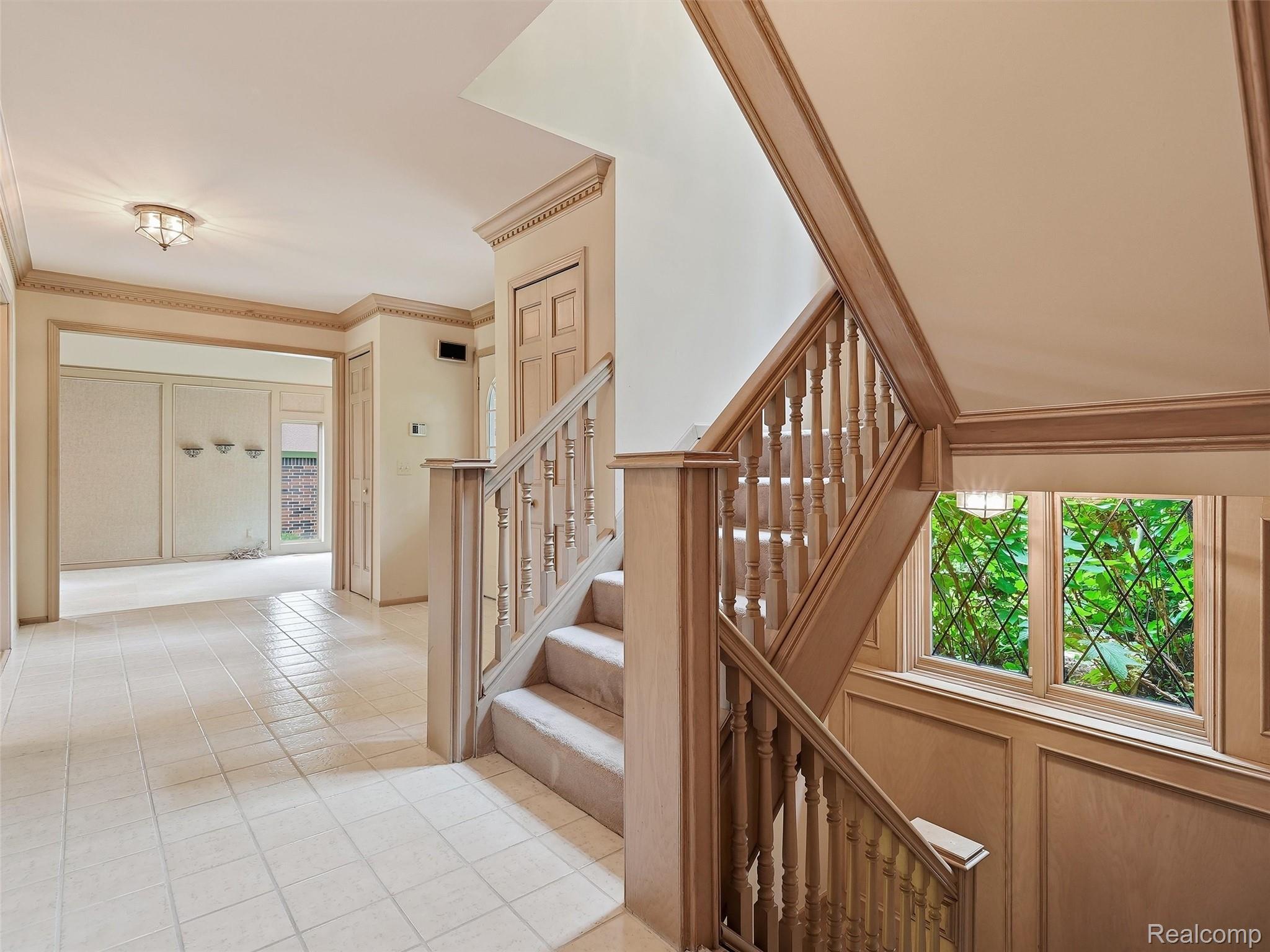 811 Snowmass Drive Rochester, MI 48309 - Photo 4 of 34 05-DSC00335.jpg