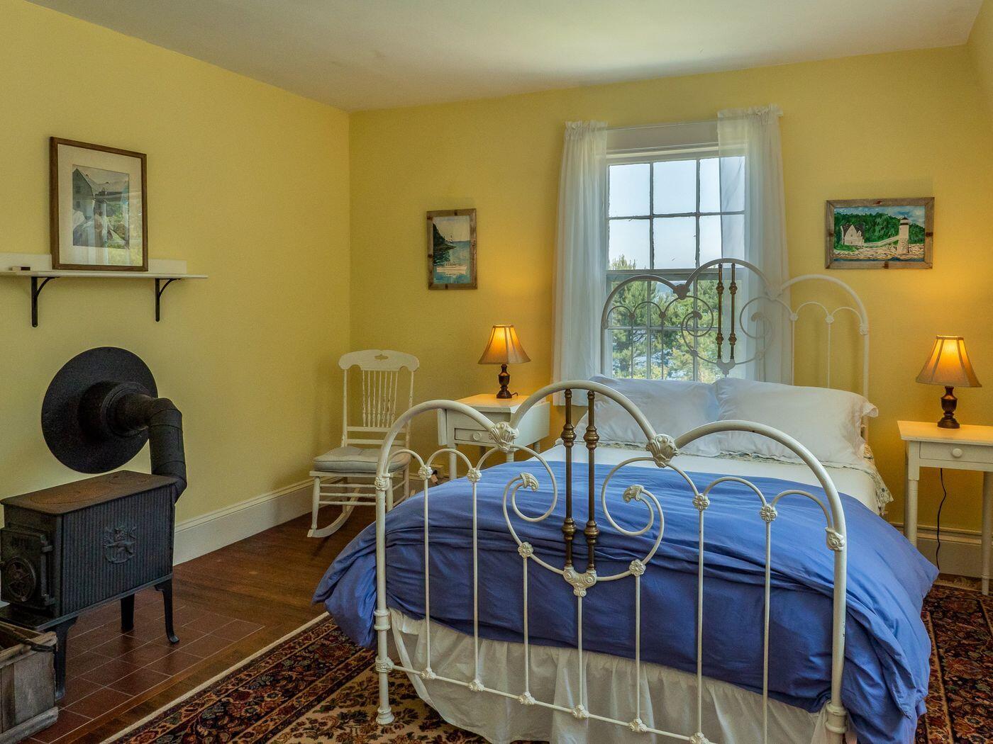 99 Lighthouse Road Isle Au Haut, ME 04645 - Photo 15 of 33 W16-ME1968-KeepersHouse16