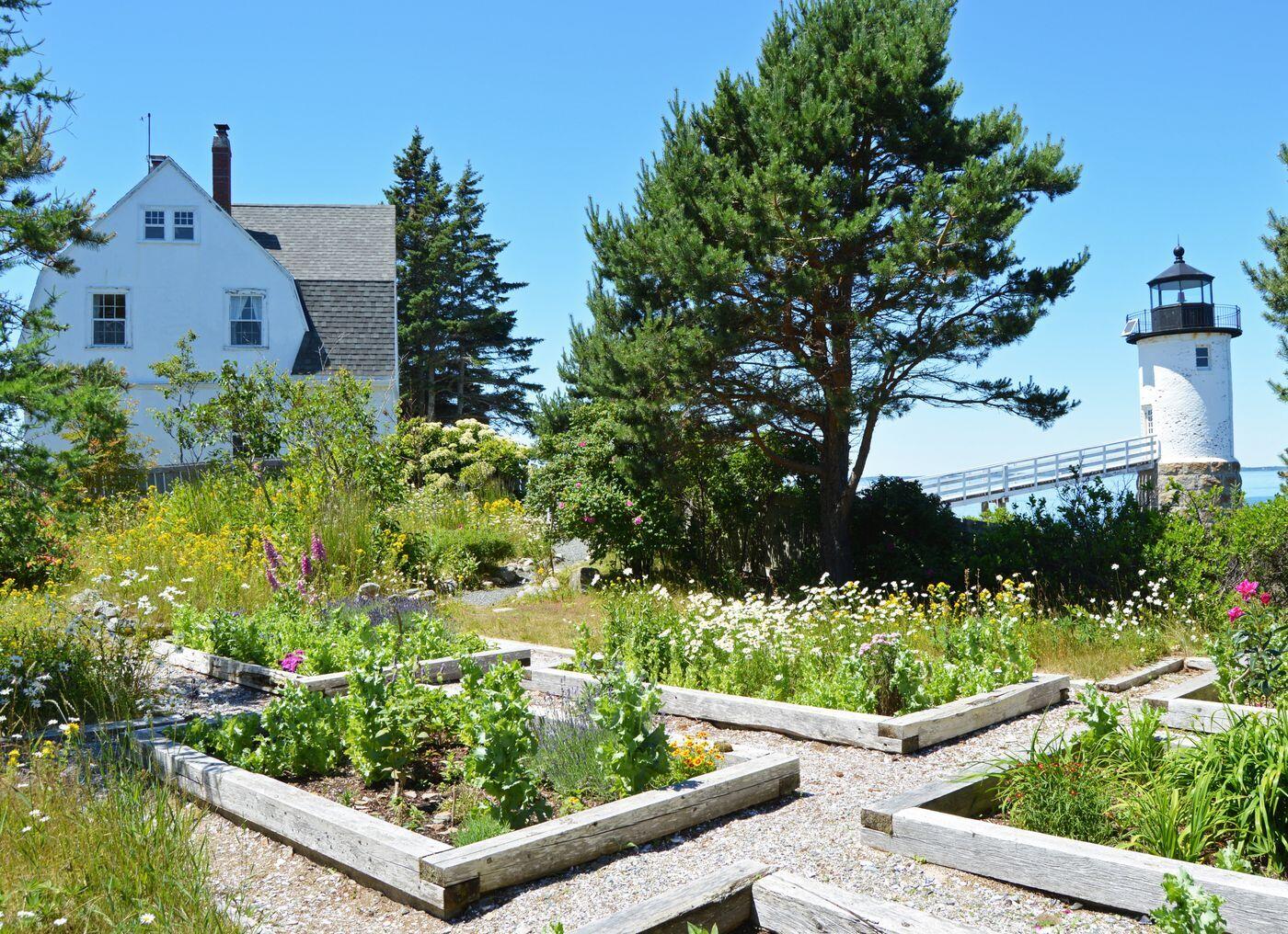 99 Lighthouse Road Isle Au Haut, ME 04645 - Photo 8 of 33 W9-ME1968-KeepersHouse9