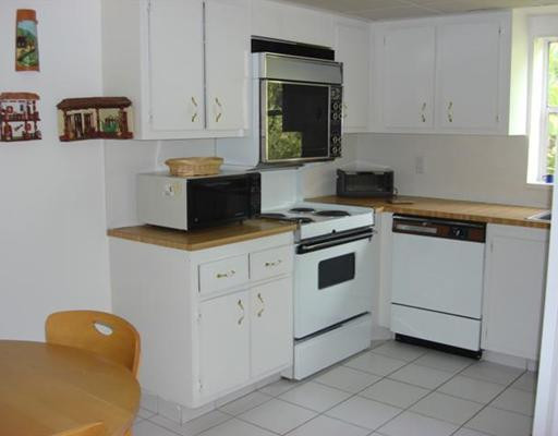 16500 Golf Club Road, Unit 312 Weston, FL 33326 - Photo 6 of 16 Kitchen
