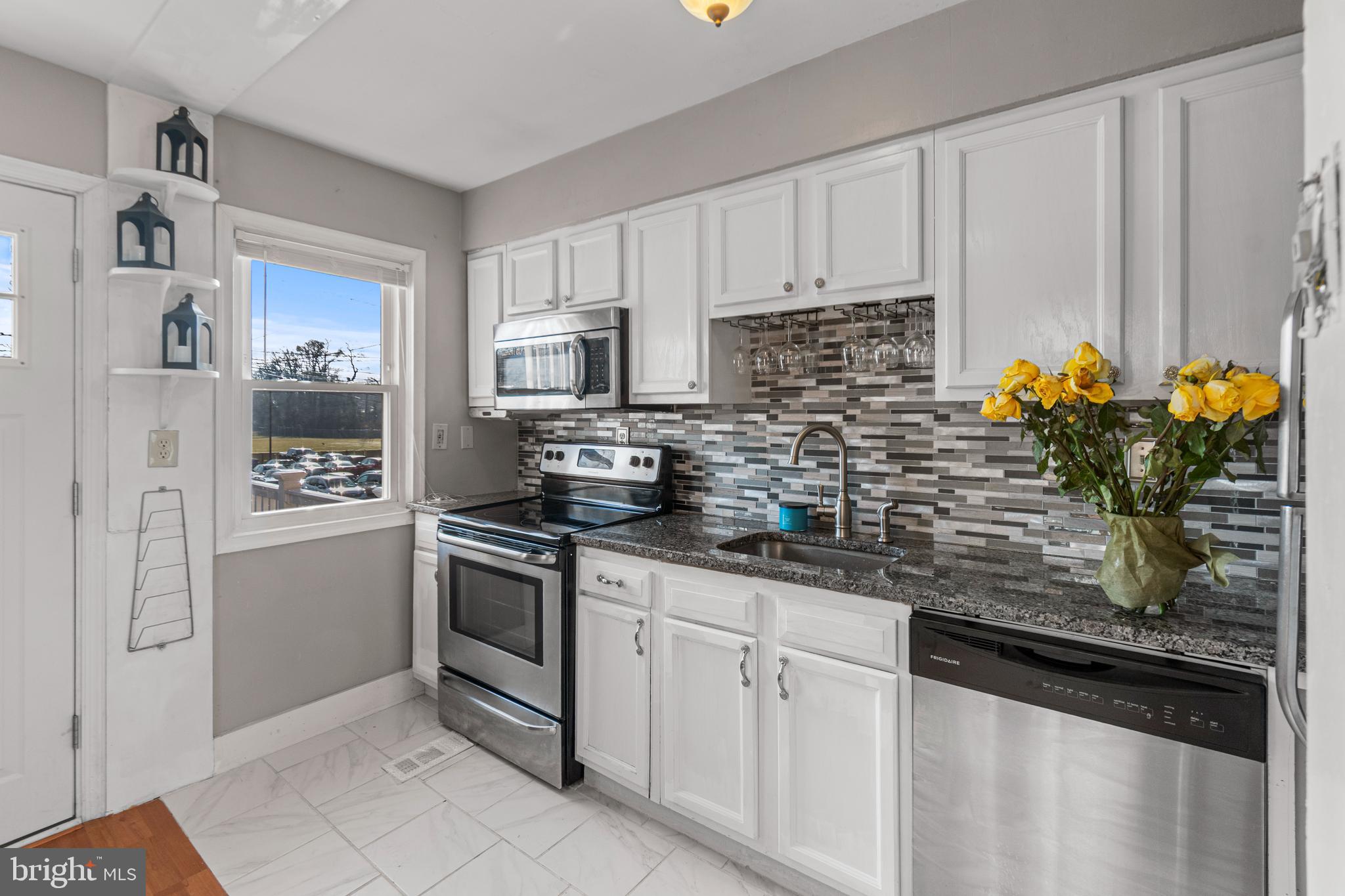 377 Marydell Road Baltimore, MD 21229 - Photo 12 of 35 Ample Kitchen Storage