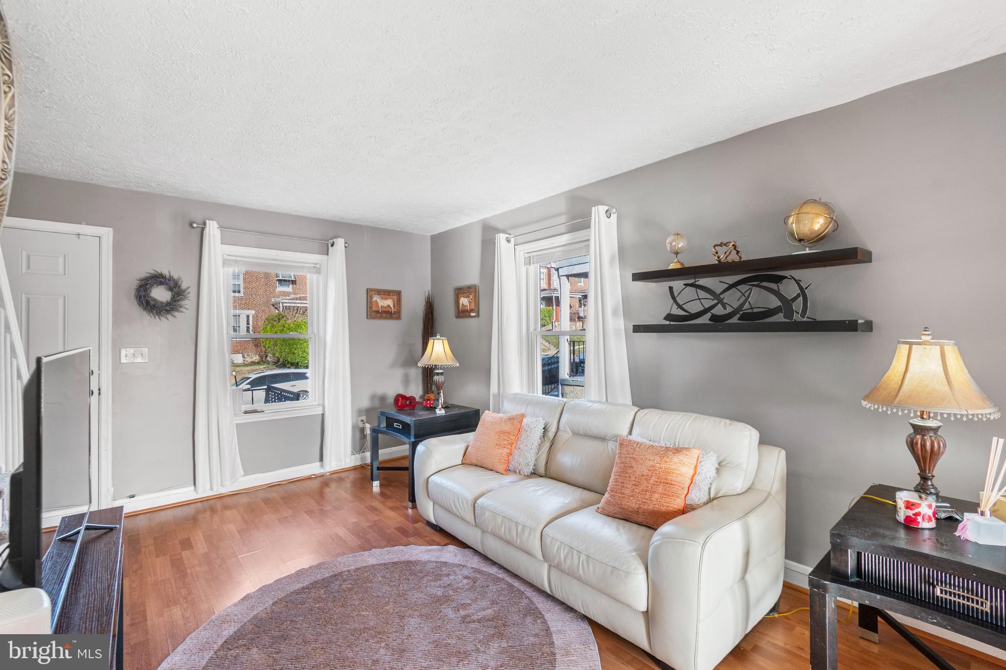 377 Marydell Road Baltimore, MD 21229 - Photo 7 of 35 Natural Lighting