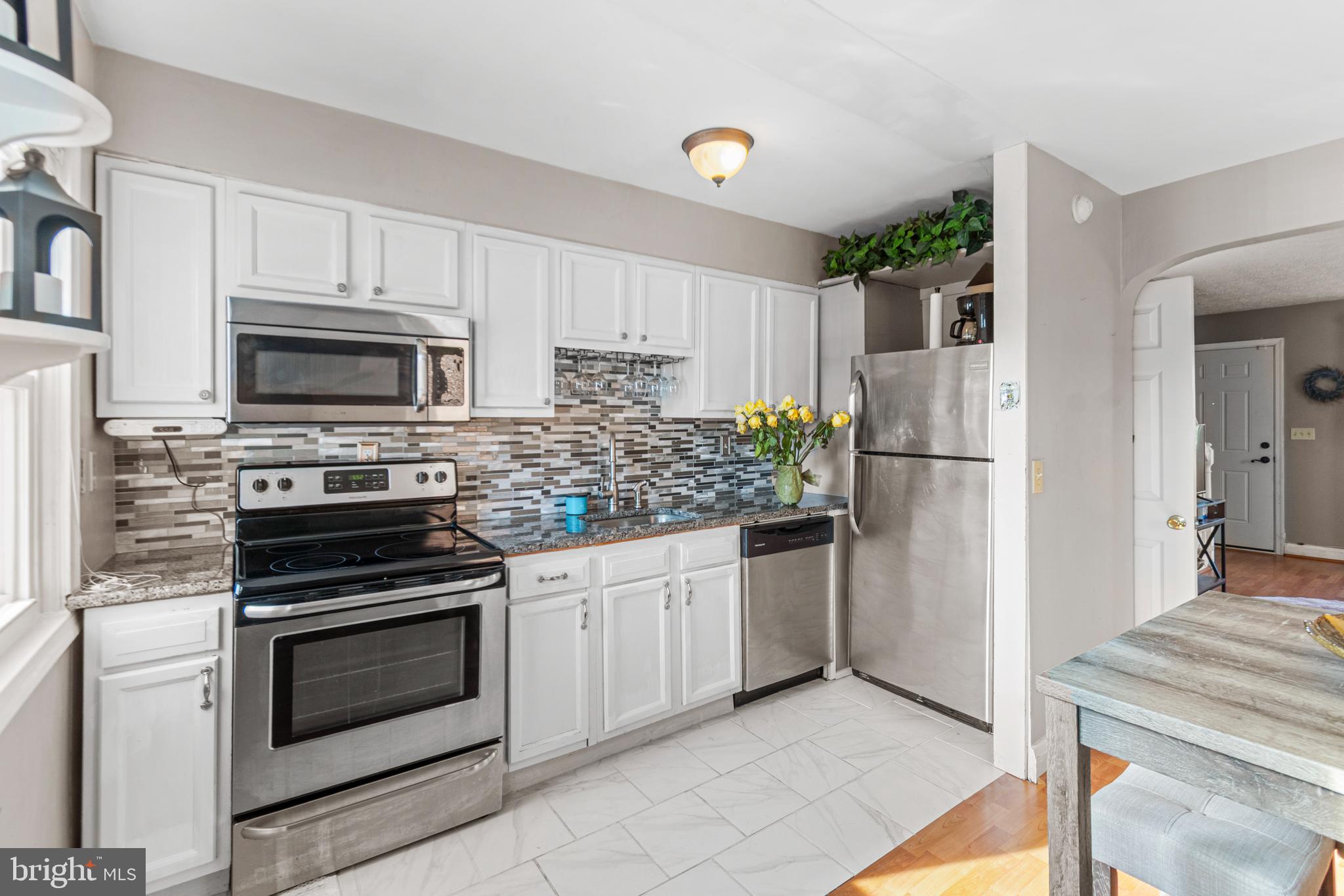 377 Marydell Road Baltimore, MD 21229 - Photo 10 of 35 Stainless Steel Appliances