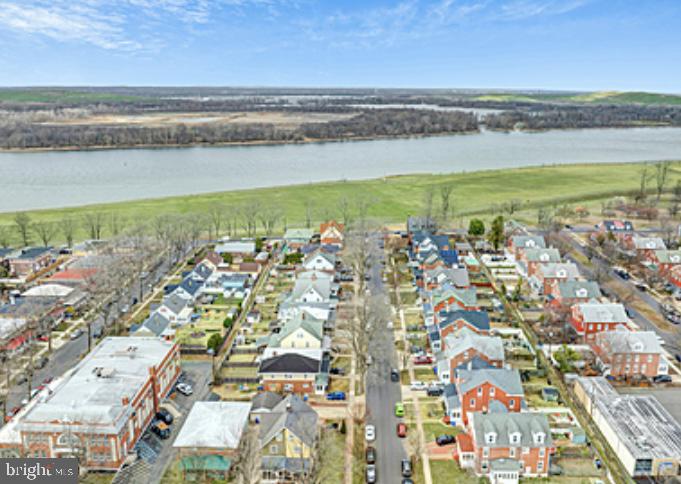 16 6th Avenue Roebling, NJ 08554 - Photo 3 of 3 a view of an ocean and beach