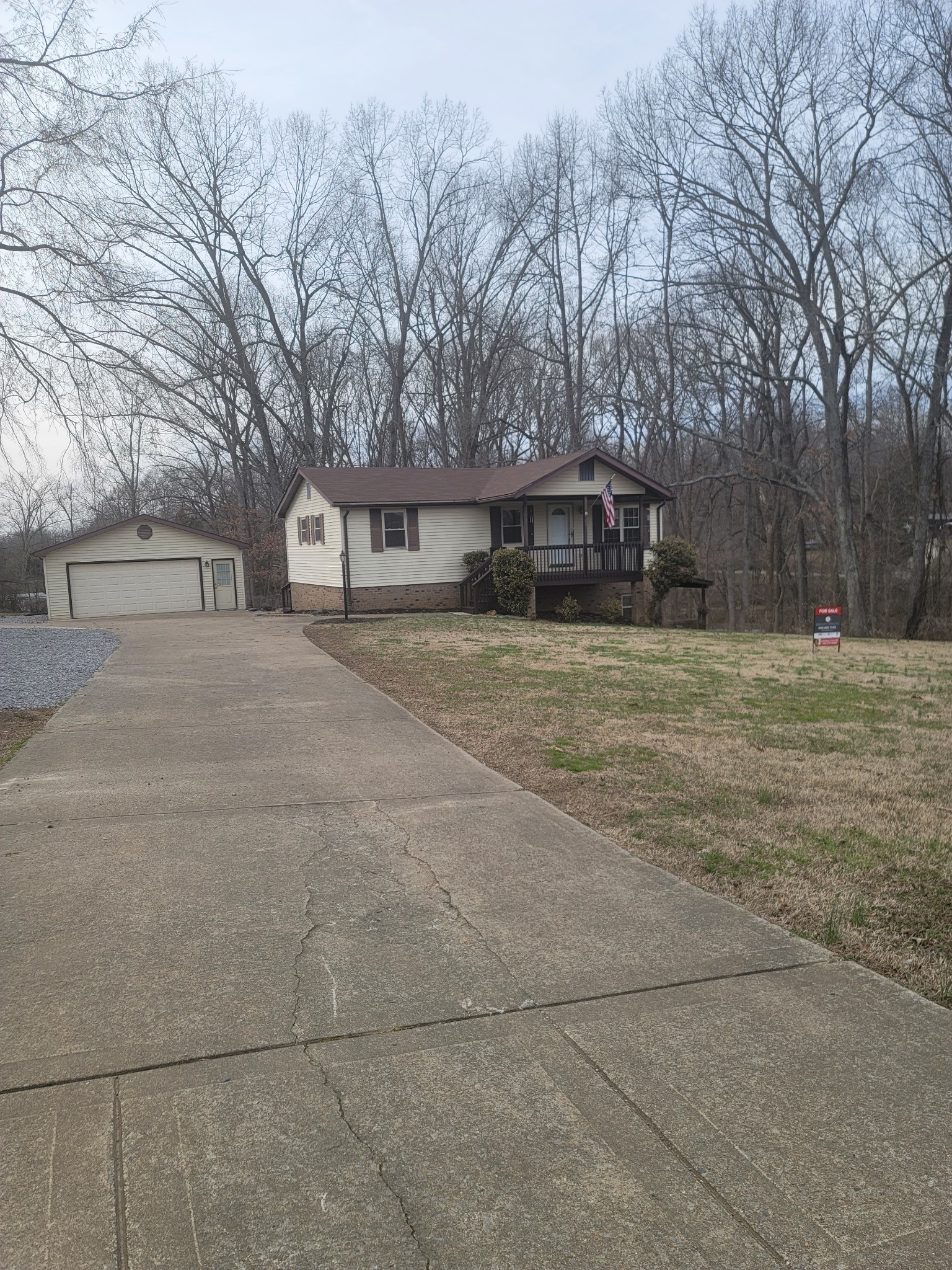 1774 Evans Road Clarksville, TN 37042 - Photo 3 of 32 Gallery Image 3