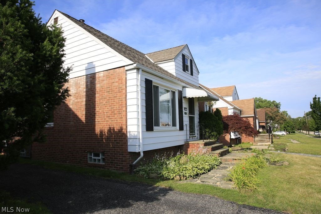 4198 Lambert Road Cleveland, OH 44121 - Photo 21 of 22