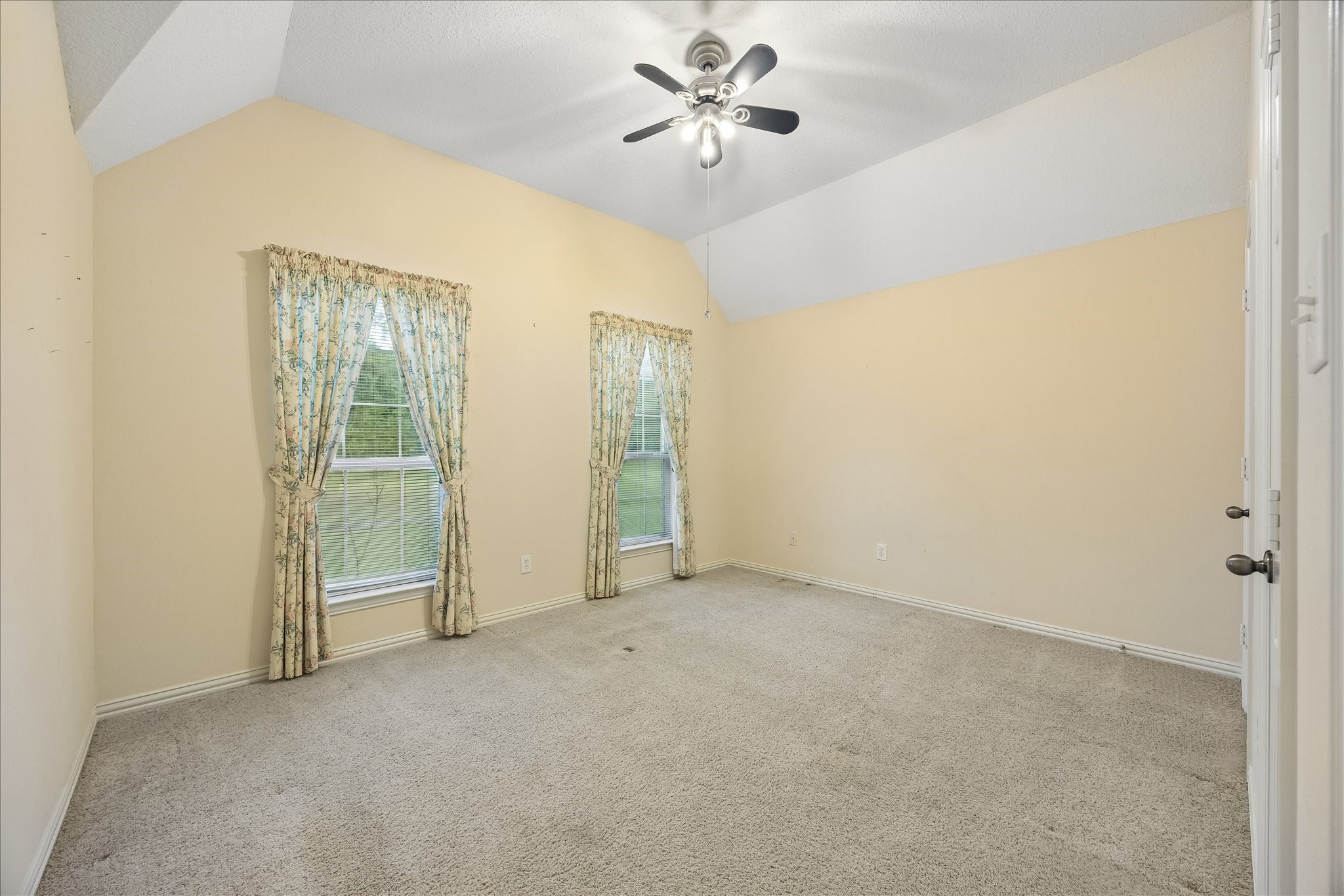 17502 Hamill Drive Rosharon, TX 77583 - Photo 28 of 39 3rd bedroom.