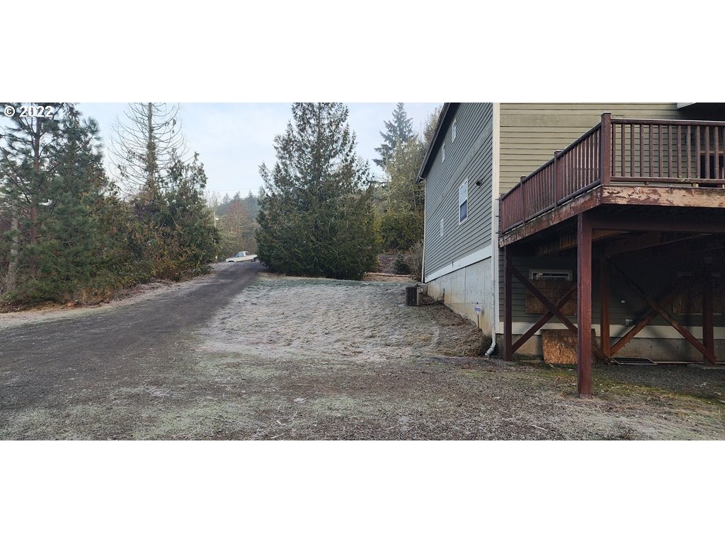 326 P G Sweet Road Kelso, WA 98626 - Photo 4 of 15 a view of outdoor space and yard