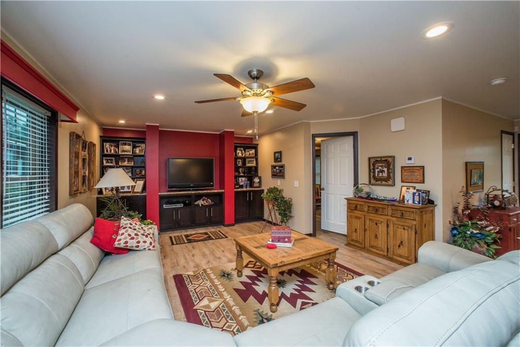 333 Rural Valley Road Claysville, PA 15323 - Photo 7 of 25 Custom Built-Ins!