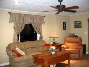 319 Lonesome Pine Road Bybee, TN 37713 - Photo 8 of 22 Living Room