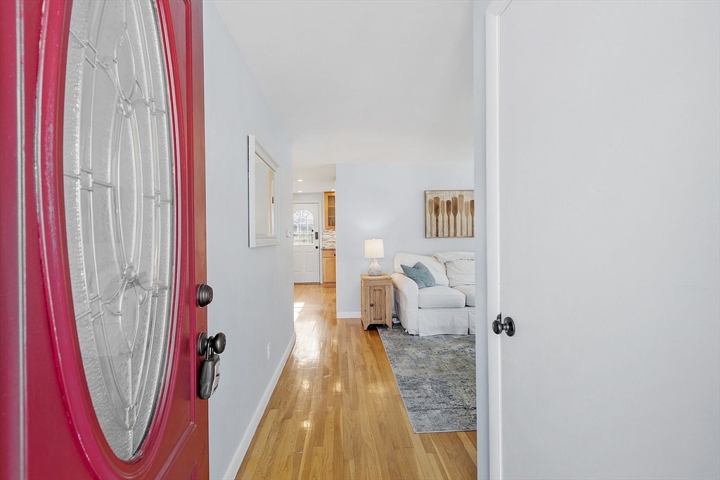 26 Long Lake Road Littleton, MA 01460 - Photo 5 of 37