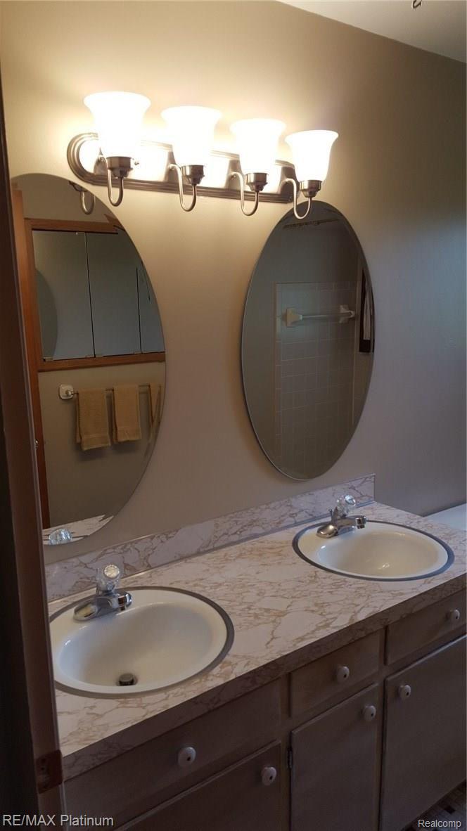 4116 West Cook Road Swartz Creek, MI 48473 - Photo 16 of 20 20160520_124834.jpg