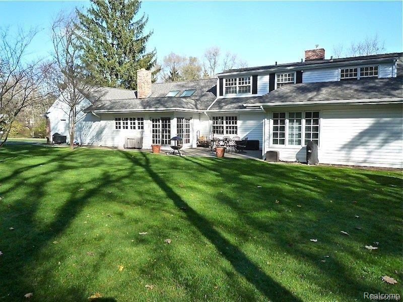 25335 Dennison Road Franklin, MI 48025 - Photo 26 of 27 Back of Home in Spring