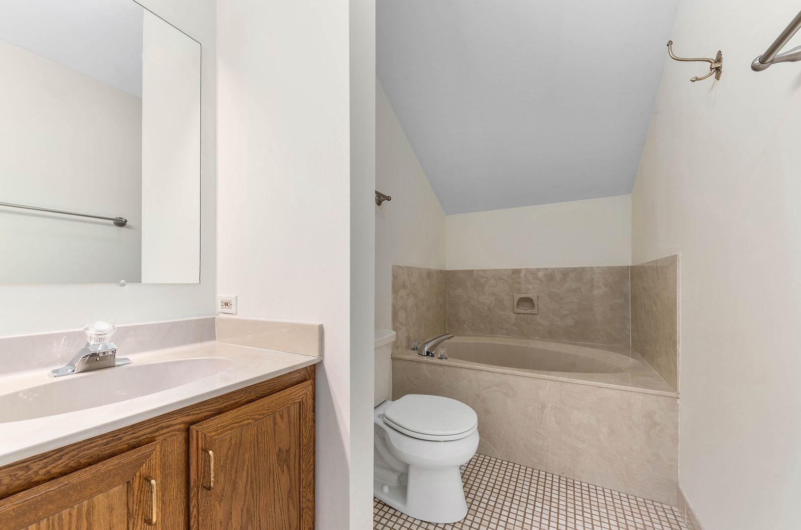 486 Village Green Road Naperville, IL 60540 - Photo 14 of 18