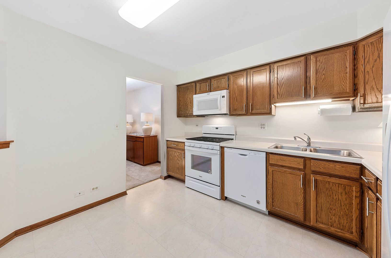 486 Village Green Road Naperville, IL 60540 - Photo 4 of 18