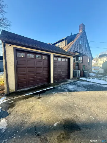 a view of a backyard of the house