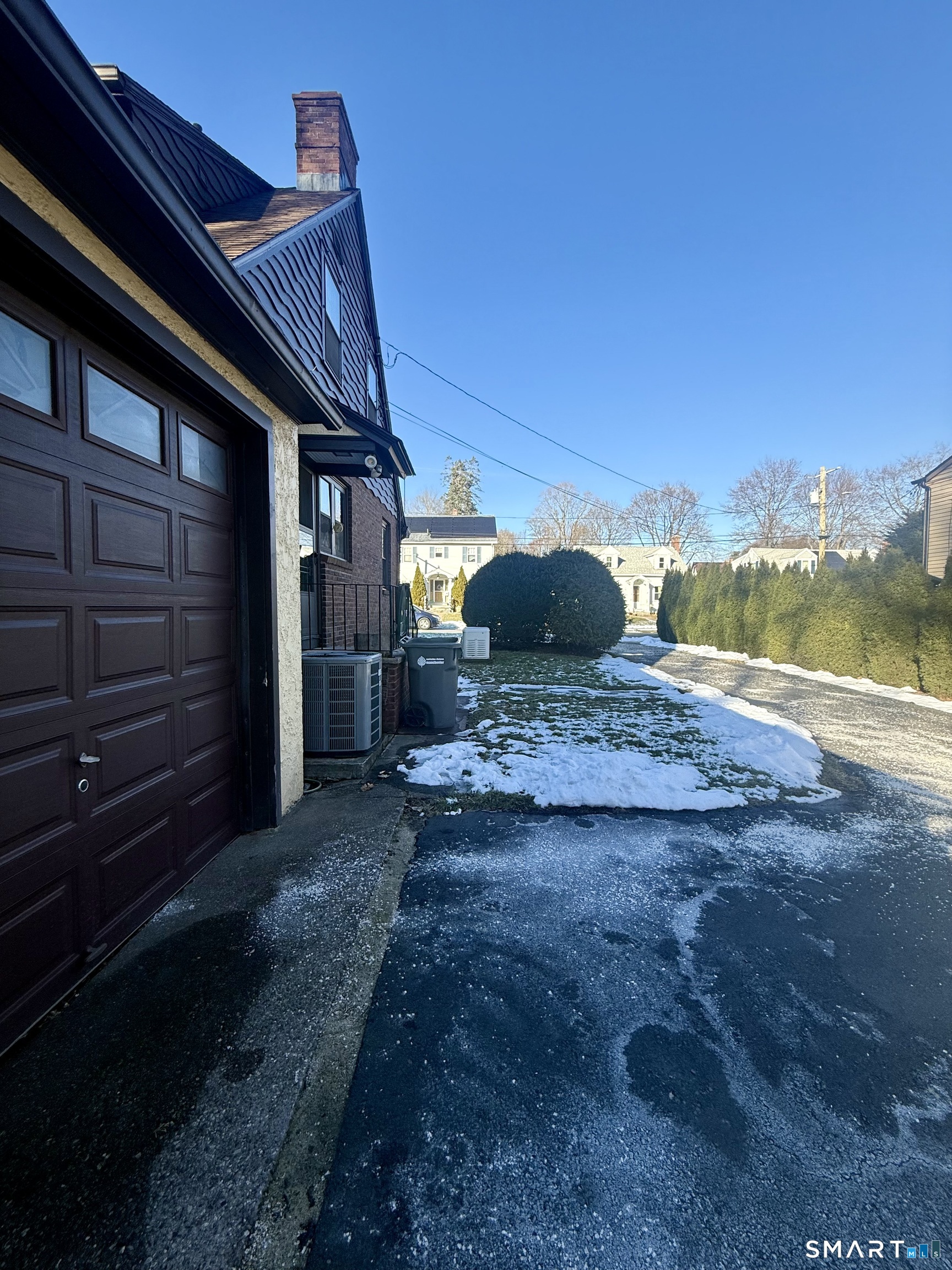 52 Gerard Street Manchester, CT 06040 - Photo 35 of 38