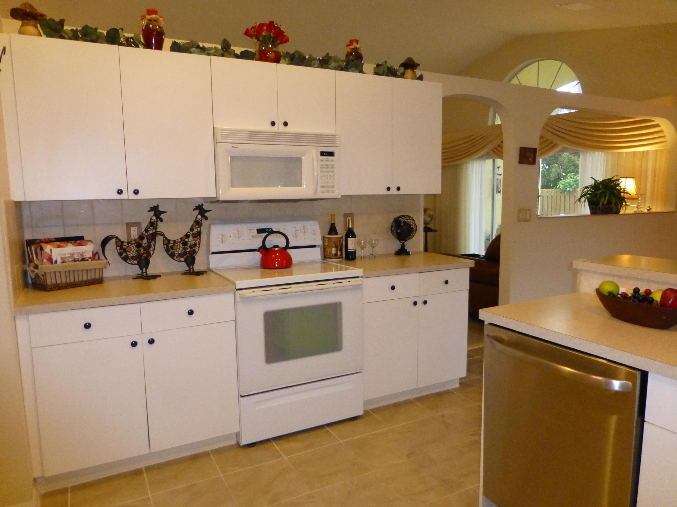 5733 Aspen Ridge Court Delray Beach, FL 33484 - Photo 14 of 38 KITCHEN