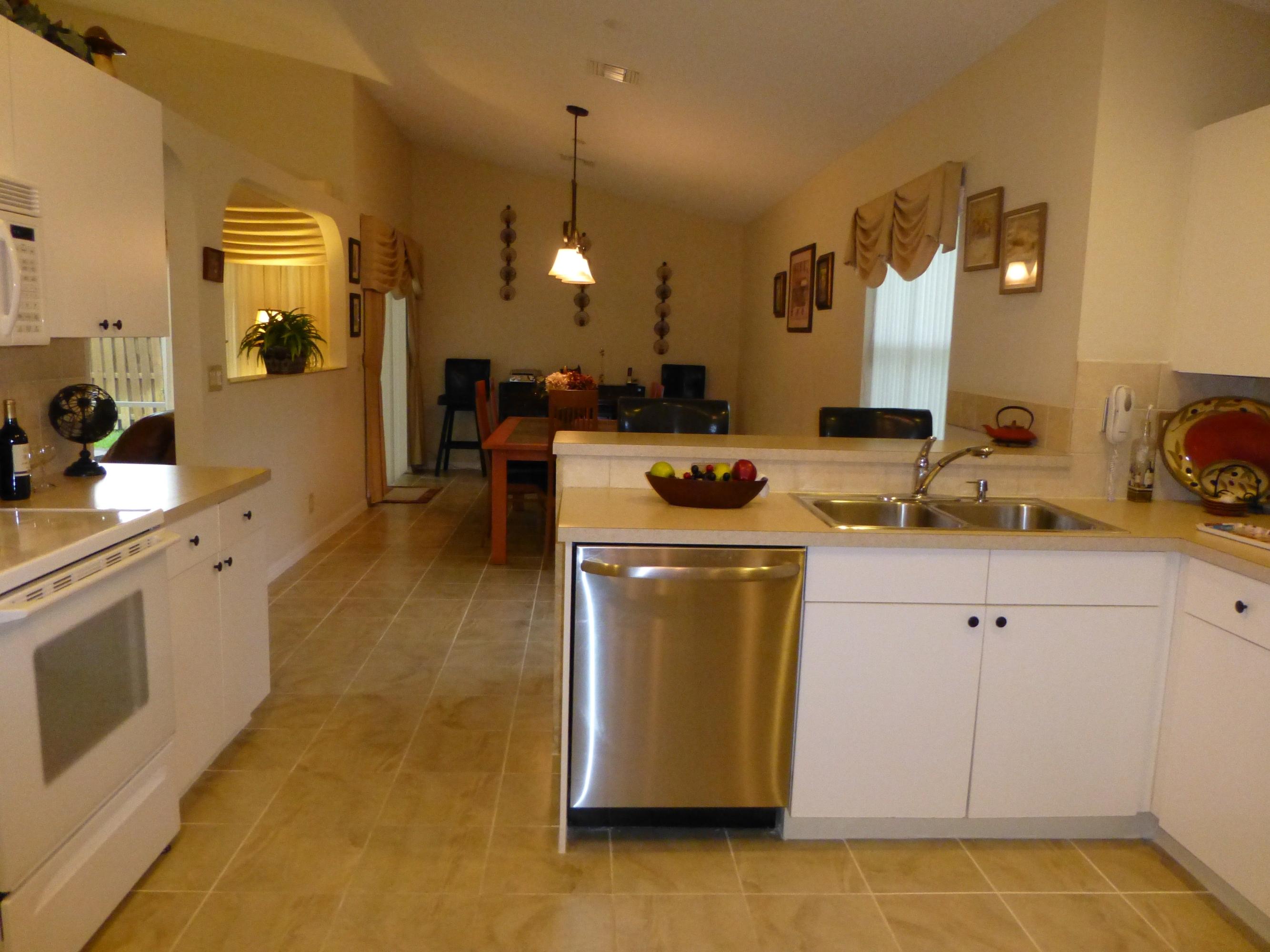 5733 Aspen Ridge Court Delray Beach, FL 33484 - Photo 16 of 38 KITCHEN