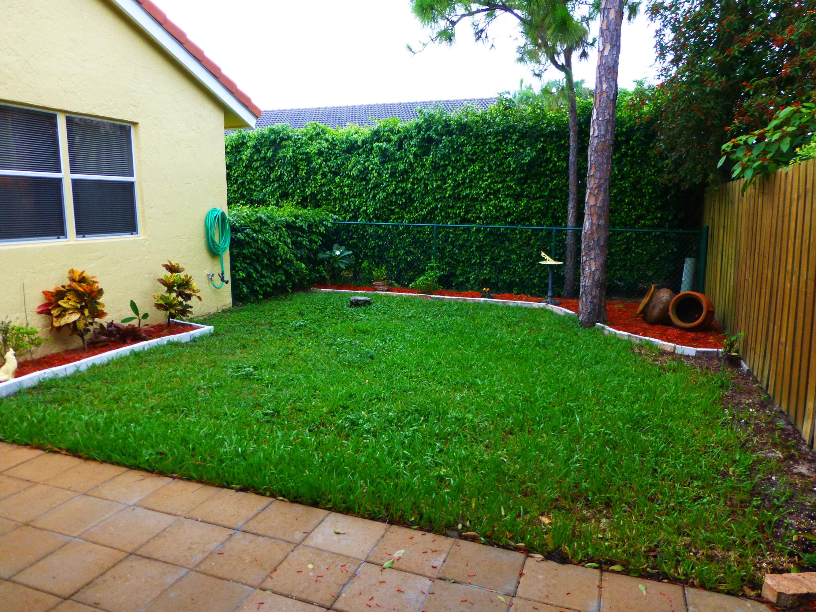 5733 Aspen Ridge Court Delray Beach, FL 33484 - Photo 29 of 38 EXTERIOR BACK