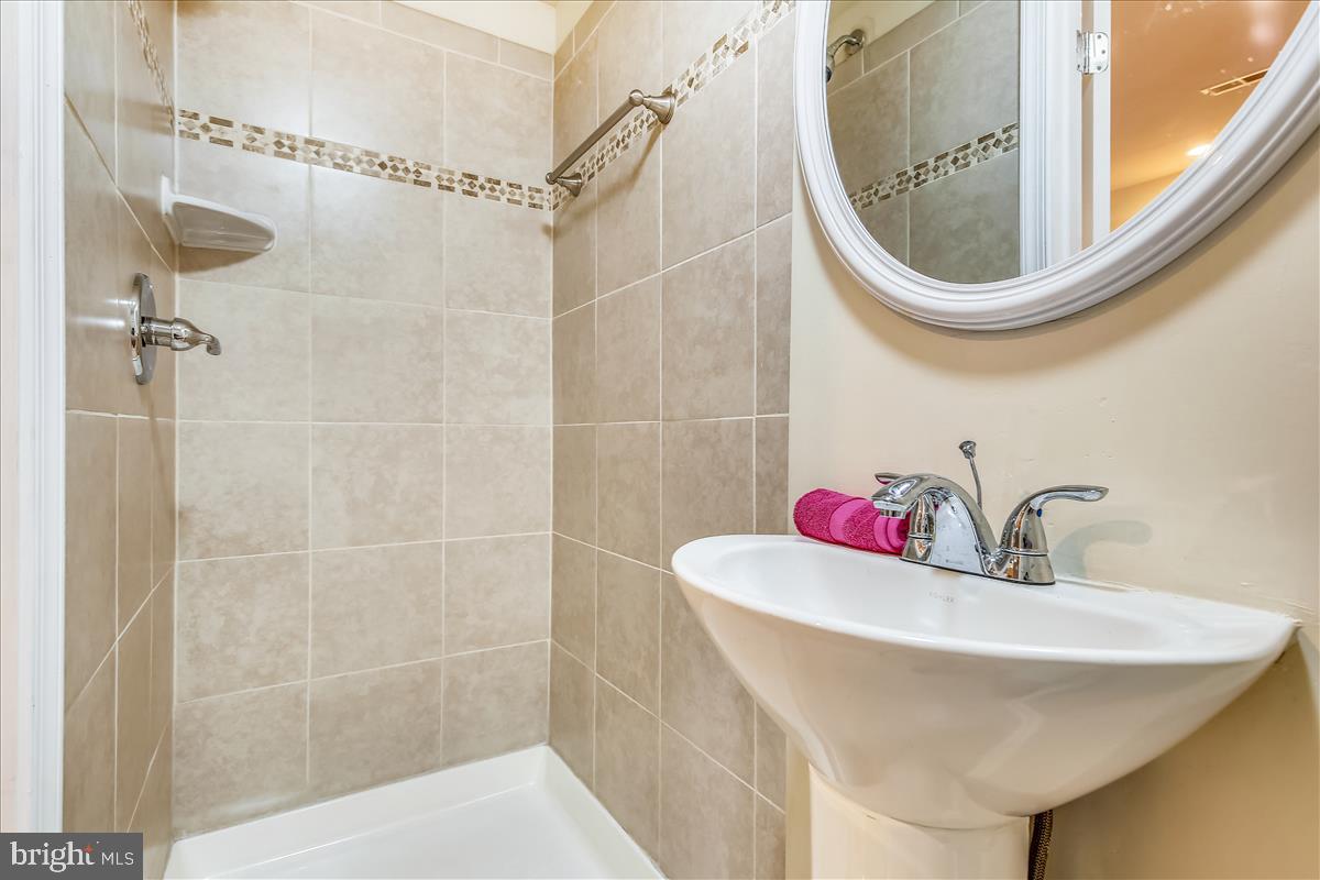812 Decatur Street Northwest Washington, DC 20011 - Photo 15 of 26