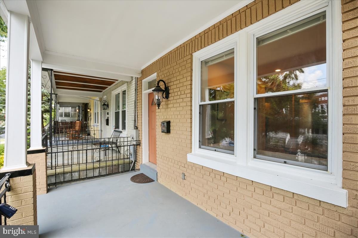 812 Decatur Street Northwest Washington, DC 20011 - Photo 4 of 26