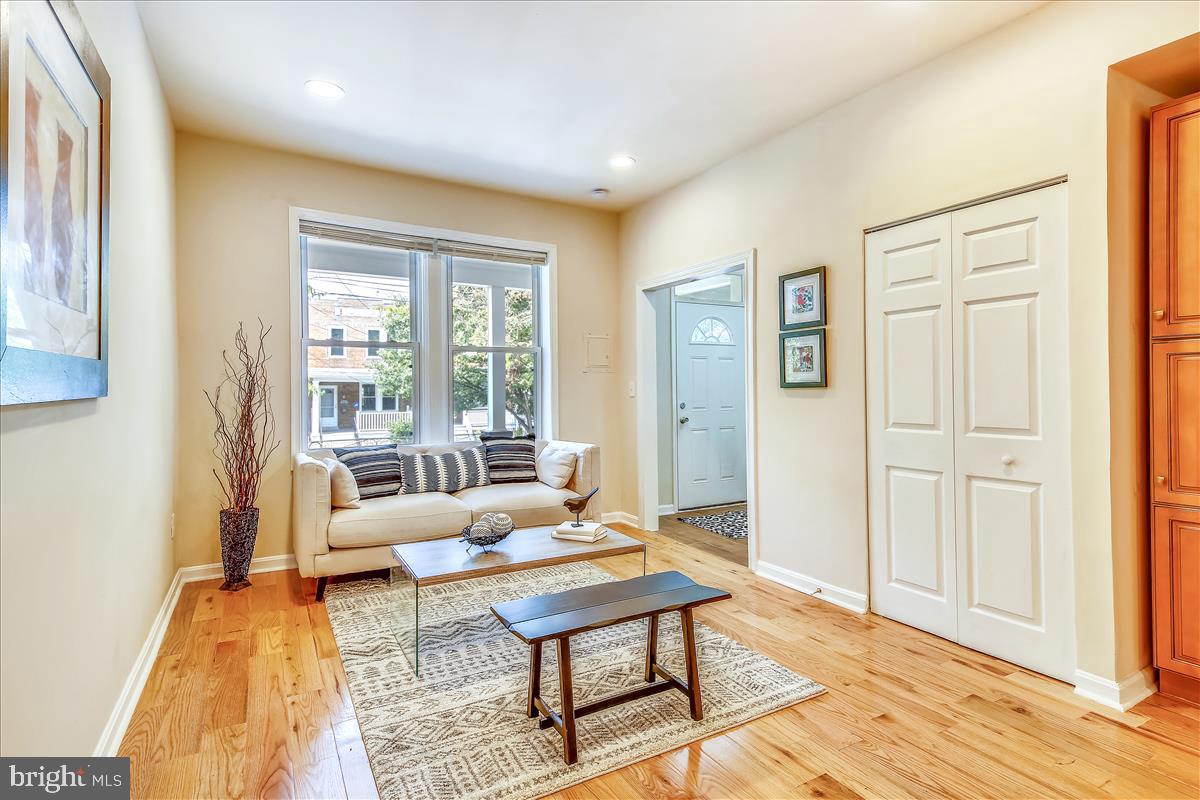 812 Decatur Street Northwest Washington, DC 20011 - Photo 9 of 26