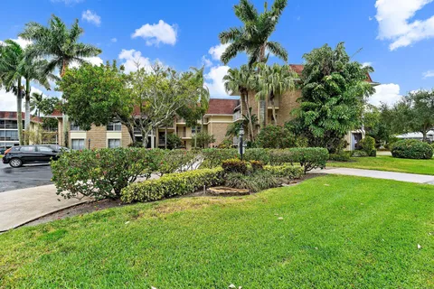 $199,000 | 5570 Tamberlane Circle, Unit 131, Palm Beach Gardens, FL 33418