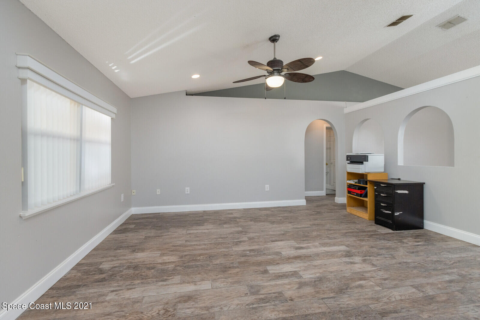 335 Gordon Road Northwest Palm Bay, FL 32907 - Photo 9 of 58 Family room view