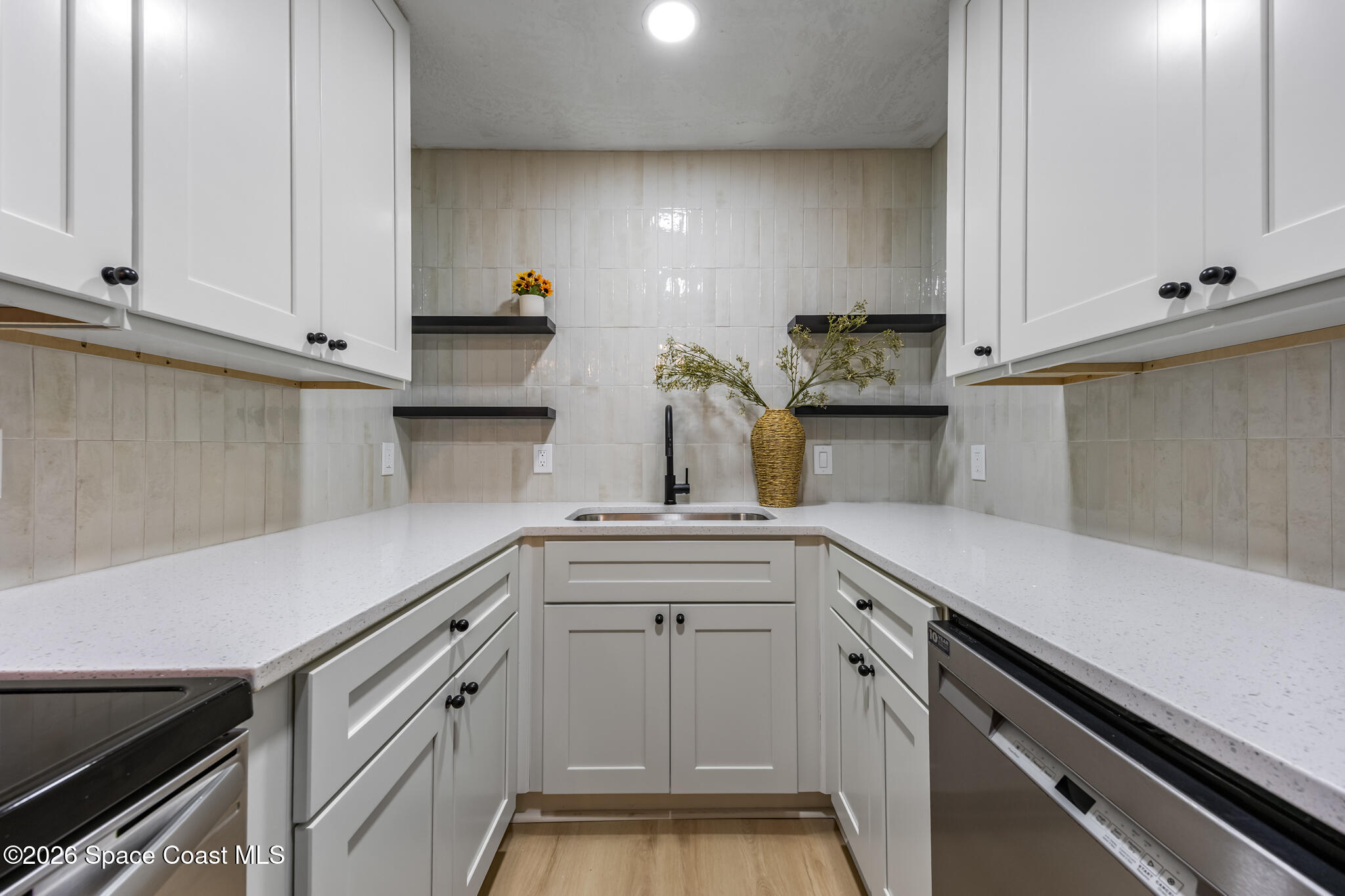 2082 Little John Road Melbourne, FL 32935 - Photo 4 of 16 a-24