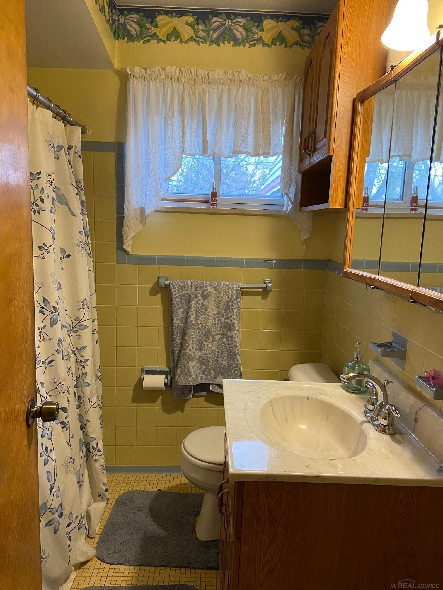 18770 East 10 Mile Road Eastpointe, MI 48021 - Photo 8 of 8 50101619-7.JPG