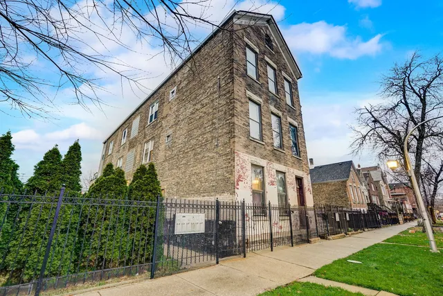 $589,900 | 2326 South Sacramento Avenue, Chicago, IL 60623
