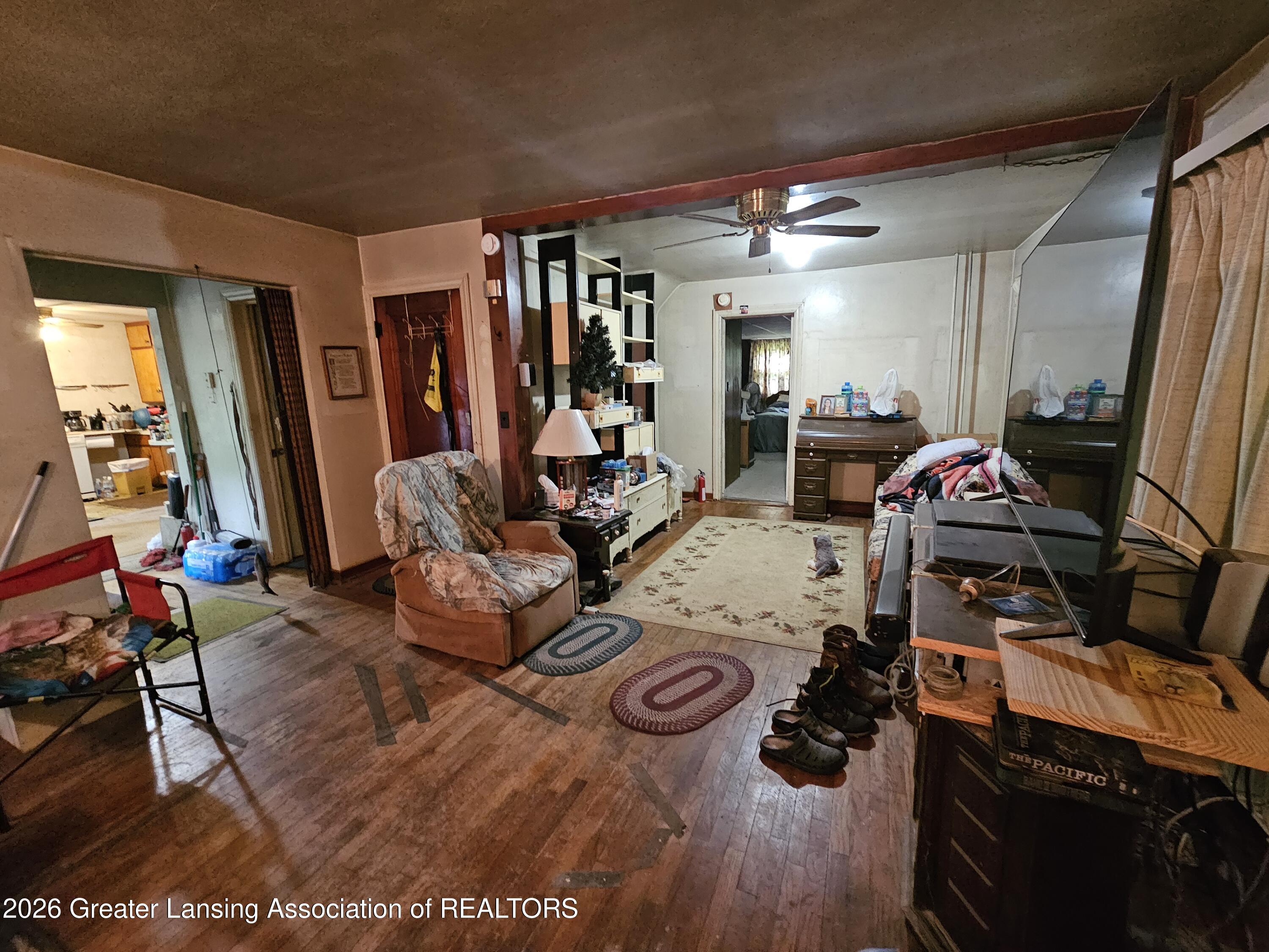 14540 South Wacousta Road Grand Ledge, MI 48837 - Photo 6 of 48 Living room