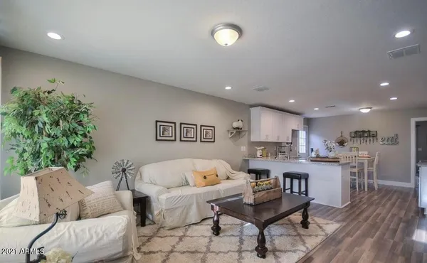 $2,495 | 4277 West Taylor Street, Phoenix, AZ 85009