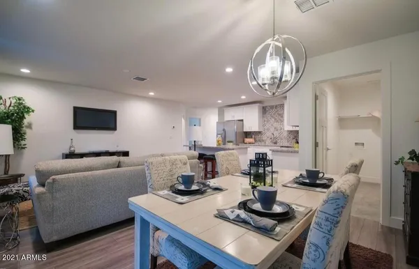 $2,495 | 4277 West Taylor Street, Phoenix, AZ 85009