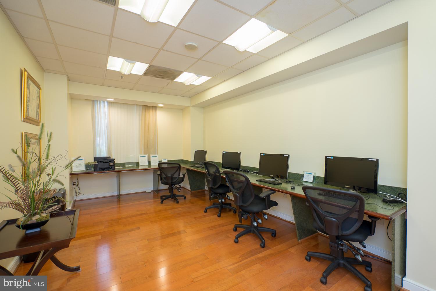 2726 Gallows Road, Unit 1002 Vienna, VA 22180 - Photo 11 of 18 Business Center