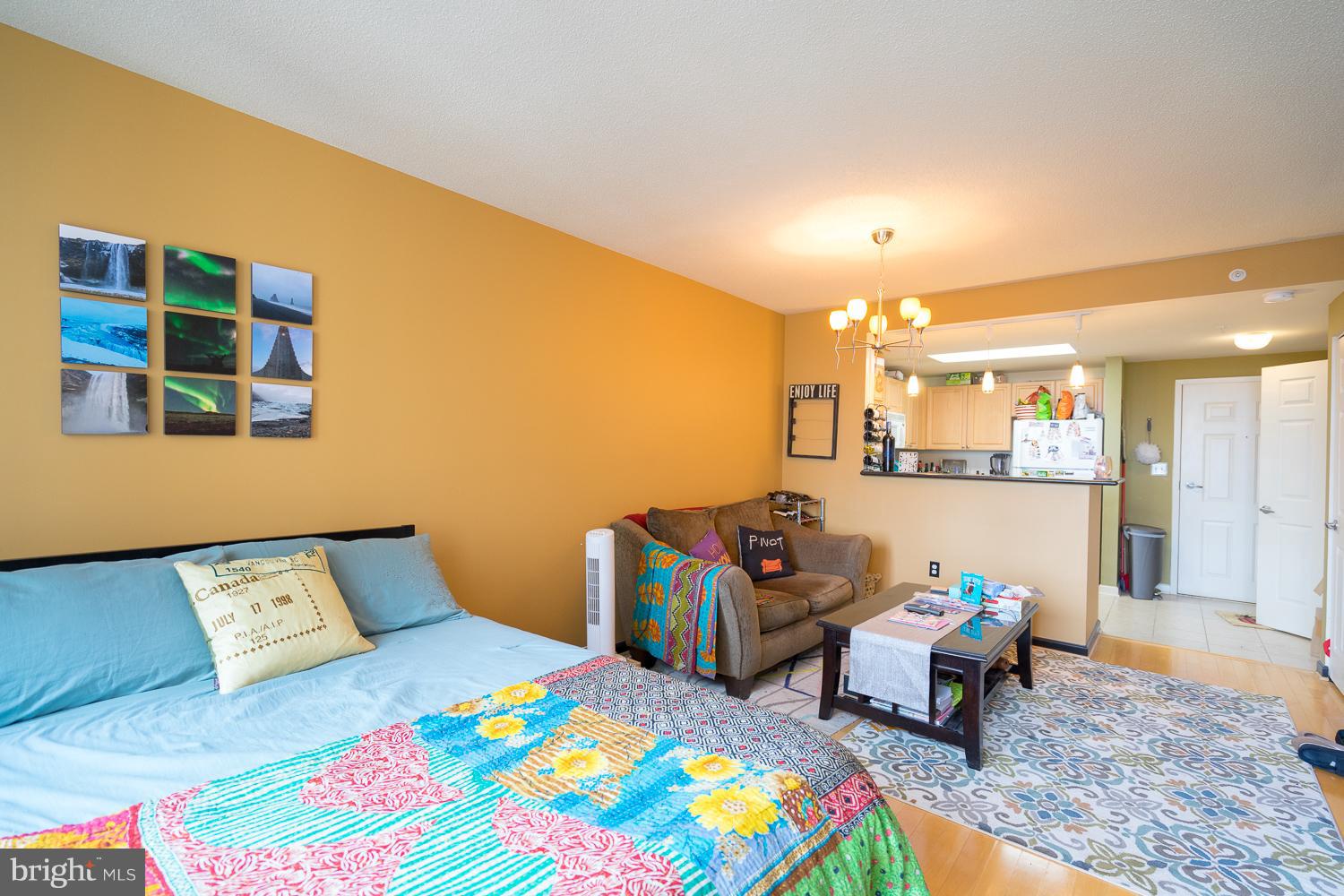 2726 Gallows Road, Unit 1002 Vienna, VA 22180 - Photo 4 of 18 Interior (General)