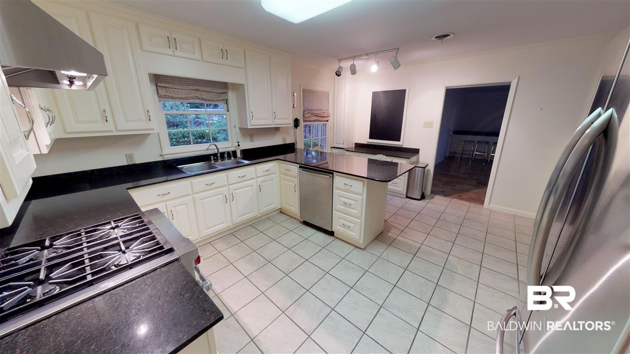 220 Rochester Road Mobile, AL 36608 - Photo 8 of 24