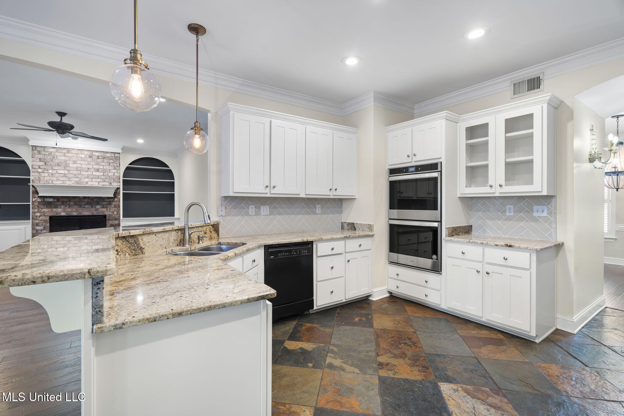 810 Cedar Trace Cove Hernando, MS 38632 - Photo 13 of 47 14-web-or-mls-810 Cedar Trace Cove-14