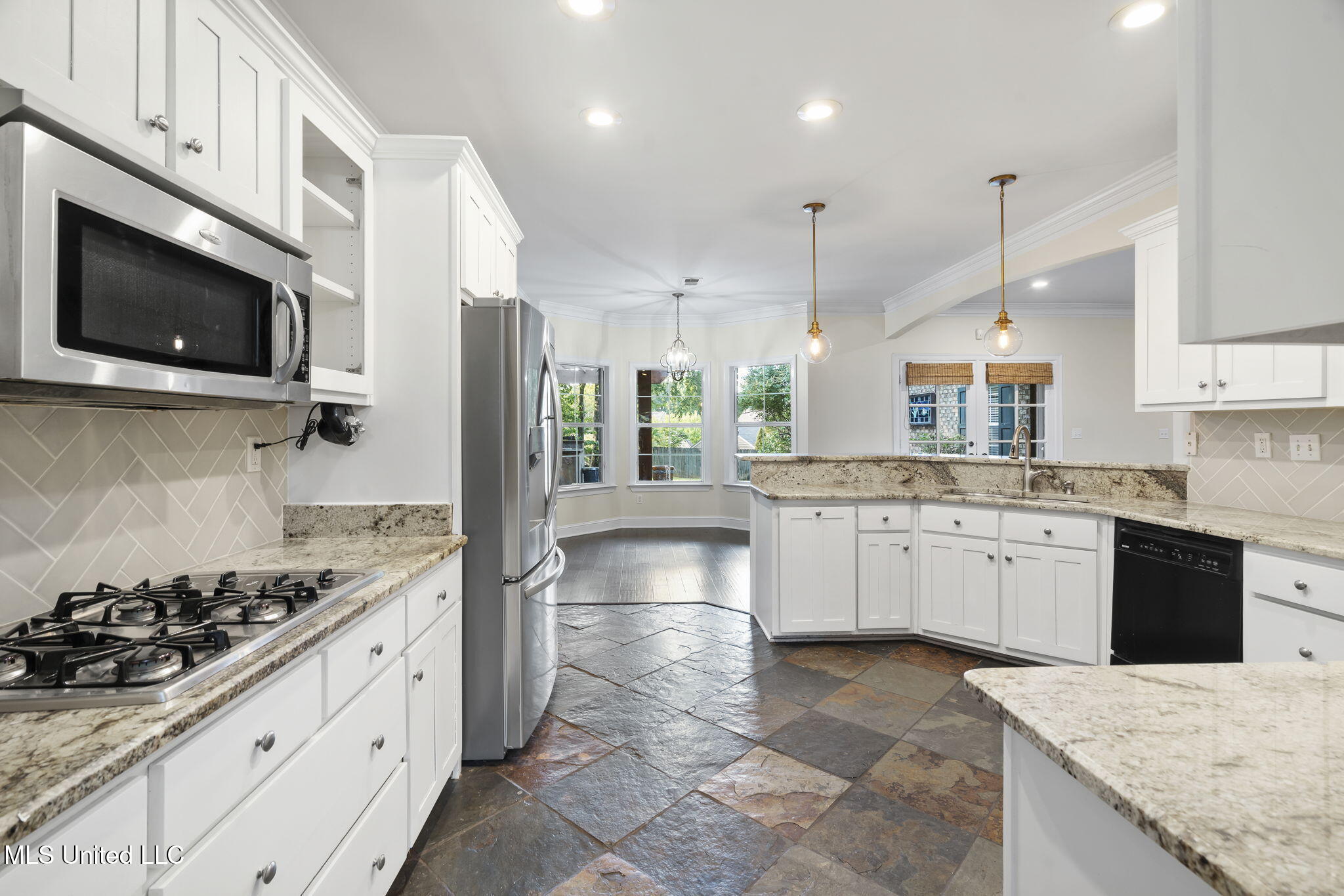 810 Cedar Trace Cove Hernando, MS 38632 - Photo 14 of 47 15-web-or-mls-810 Cedar Trace Cove-15