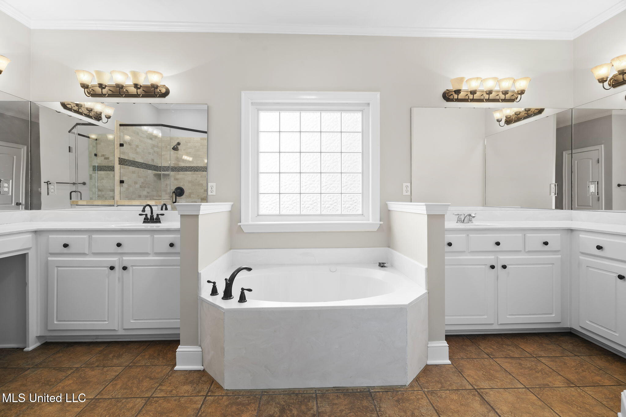 810 Cedar Trace Cove Hernando, MS 38632 - Photo 20 of 47 21-web-or-mls-810 Cedar Trace Cove-21