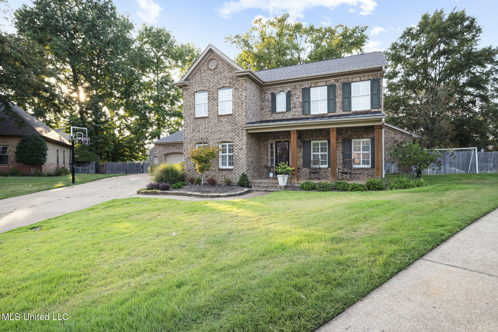 810 Cedar Trace Cove Hernando, MS 38632 - Photo 2 of 47 3-web-or-mls-810 Cedar Trace Cove-03