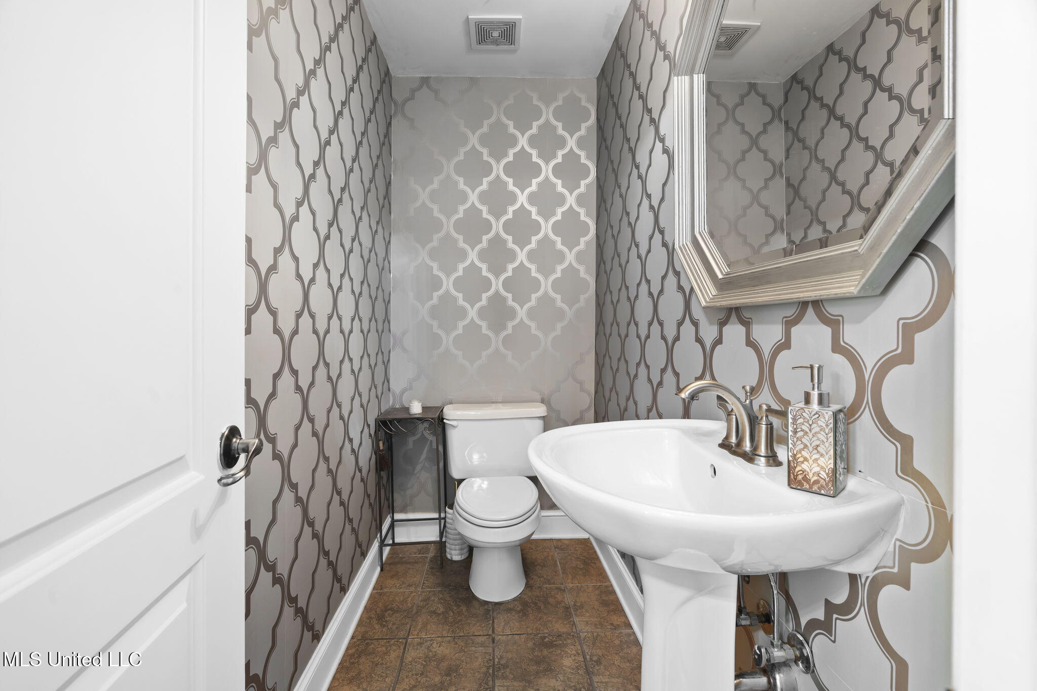 810 Cedar Trace Cove Hernando, MS 38632 - Photo 25 of 47 26-web-or-mls-810 Cedar Trace Cove-26