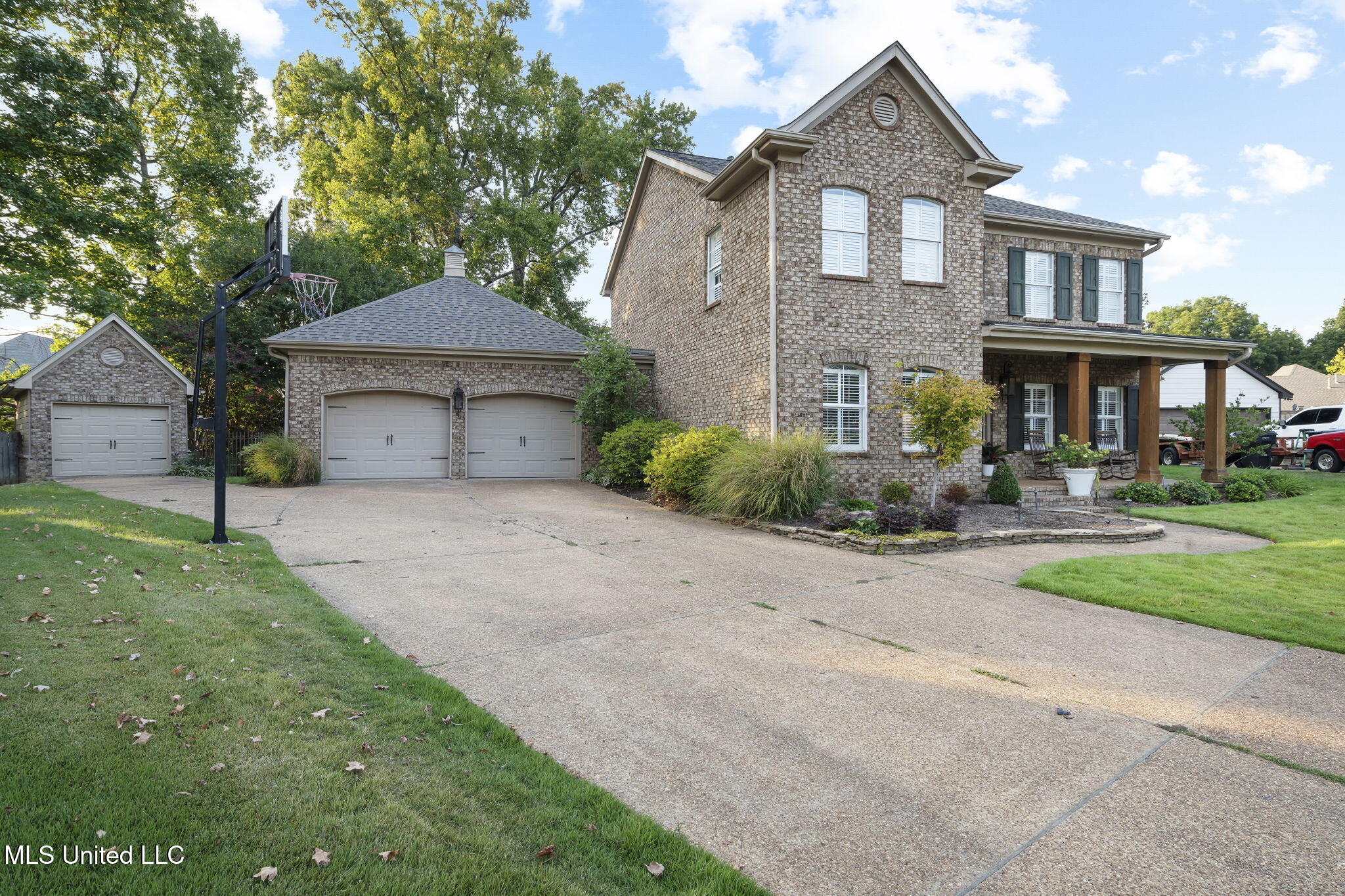 810 Cedar Trace Cove Hernando, MS 38632 - Photo 3 of 47 4-web-or-mls-810 Cedar Trace Cove-04