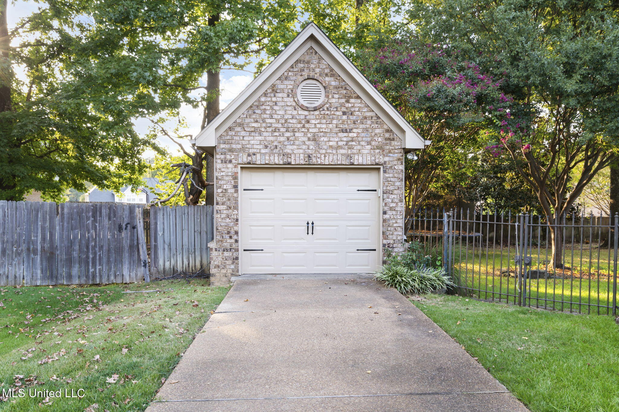 810 Cedar Trace Cove Hernando, MS 38632 - Photo 5 of 47 6-web-or-mls-810 Cedar Trace Cove-06