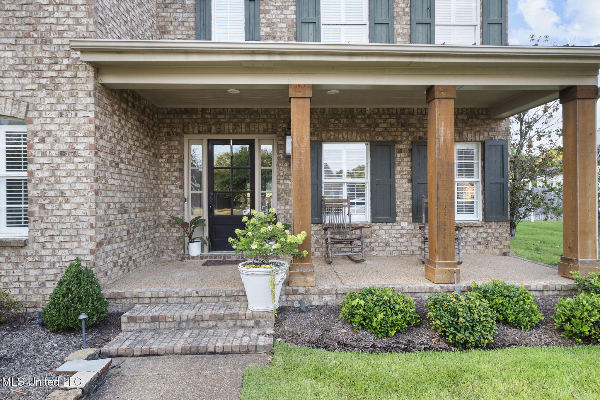 810 Cedar Trace Cove Hernando, MS 38632 - Photo 6 of 47 7-web-or-mls-810 Cedar Trace Cove-07