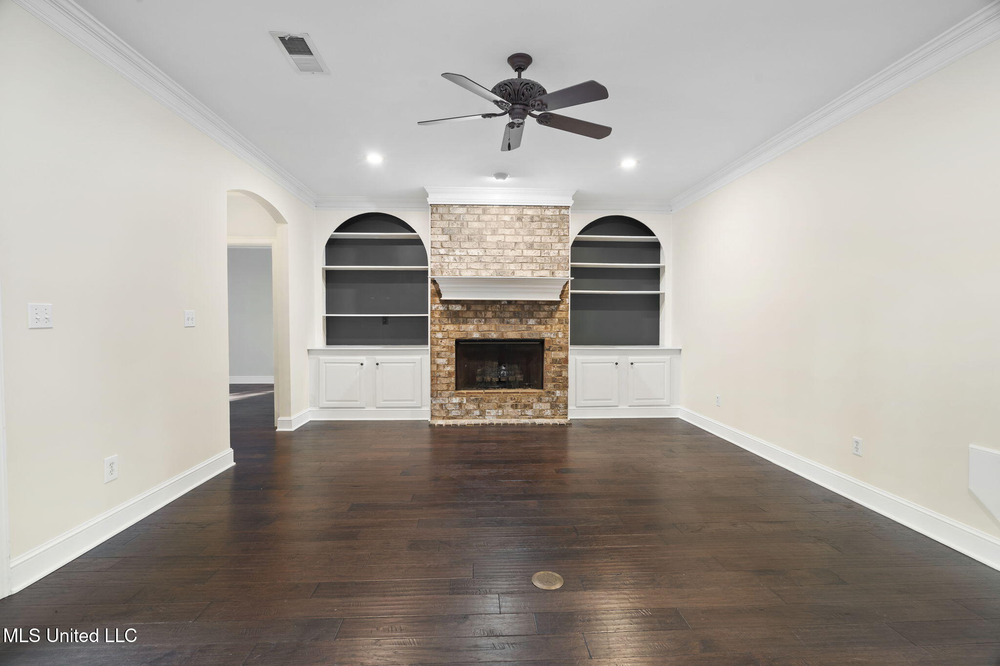 810 Cedar Trace Cove Hernando, MS 38632 - Photo 9 of 47 10-web-or-mls-810 Cedar Trace Cove-10