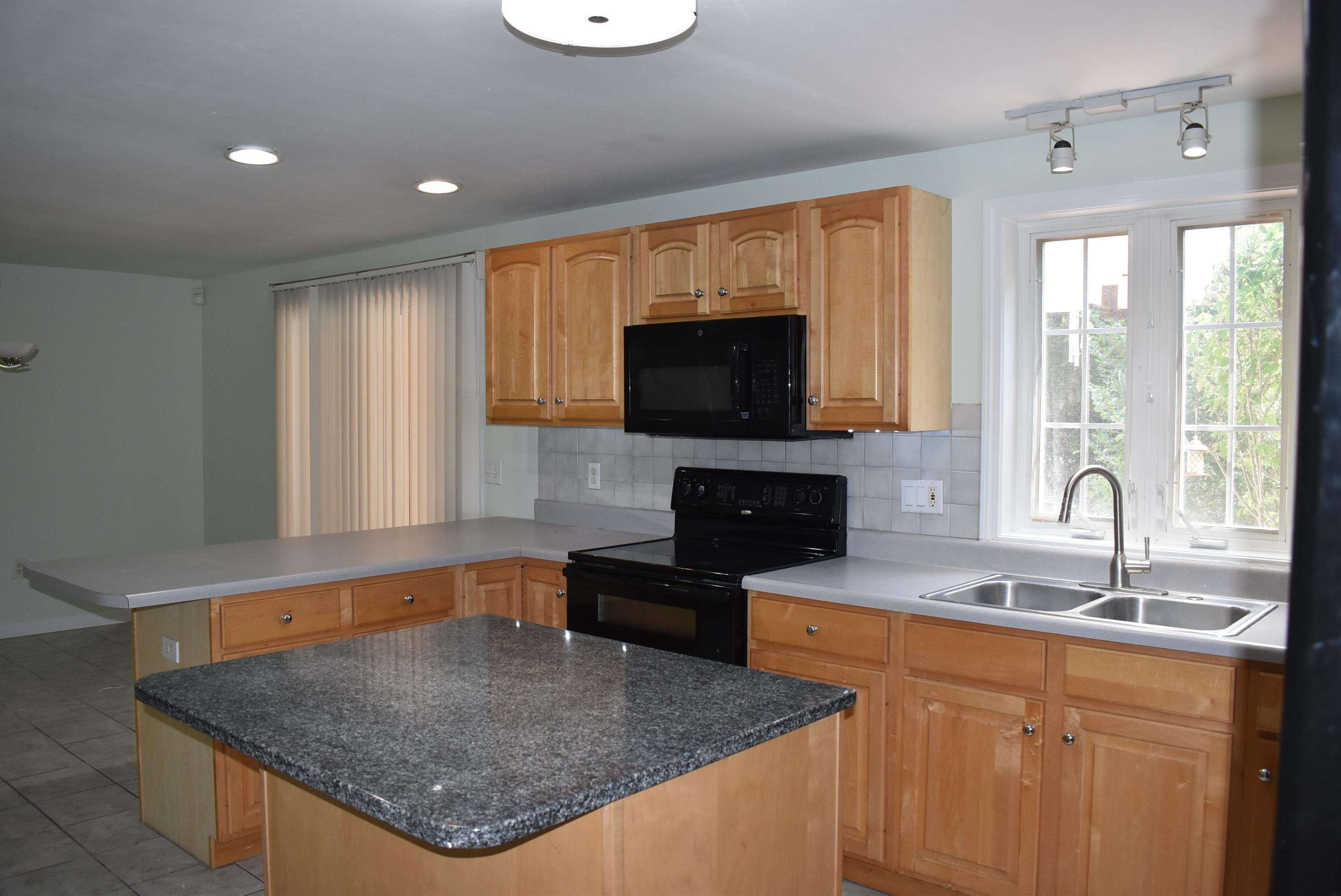 51 Westview Road Brookline, NH 03033 - Photo 3 of 29